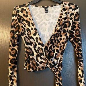 Long sleeve crop top